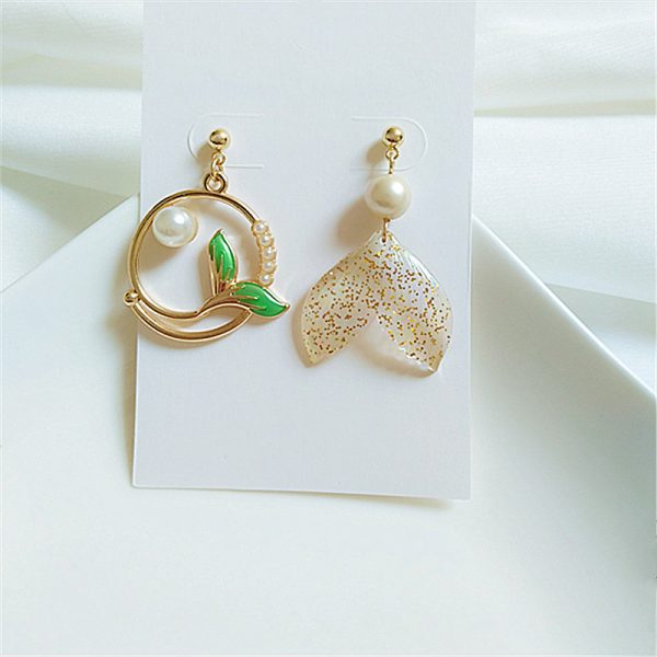 Dolphin Whale Tail Asymmetric Personality Mermaid Pearl Earrings