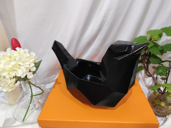 Rotatable pen holder